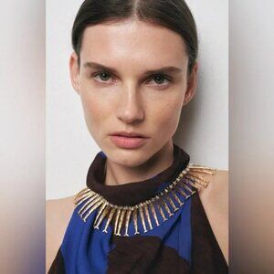 Nwt. Zara Golden Metal Fish Bib Necklace.